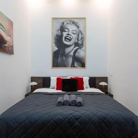 Exclusive Marilyn Apartment In The Heart Of Budapest Bagian luar foto