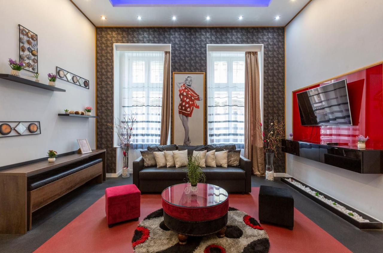 Exclusive Marilyn Apartment In The Heart Of Budapest Bagian luar foto