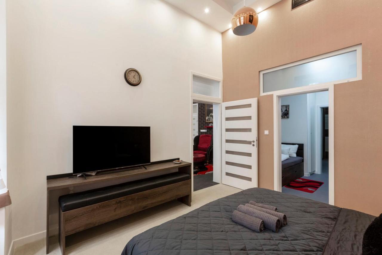 Exclusive Marilyn Apartment In The Heart Of Budapest Bagian luar foto
