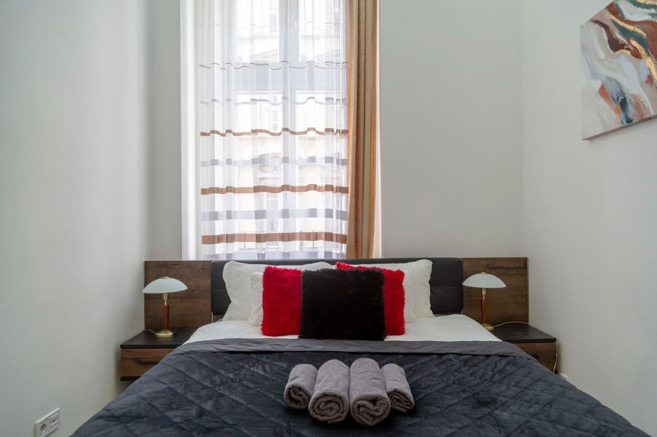 Exclusive Marilyn Apartment In The Heart Of Budapest Bagian luar foto